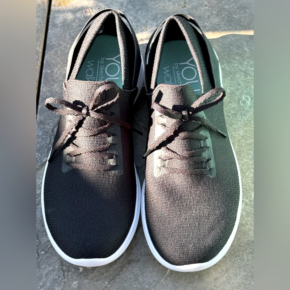 “You” by Skechers Walk Goga Max Size 6.5